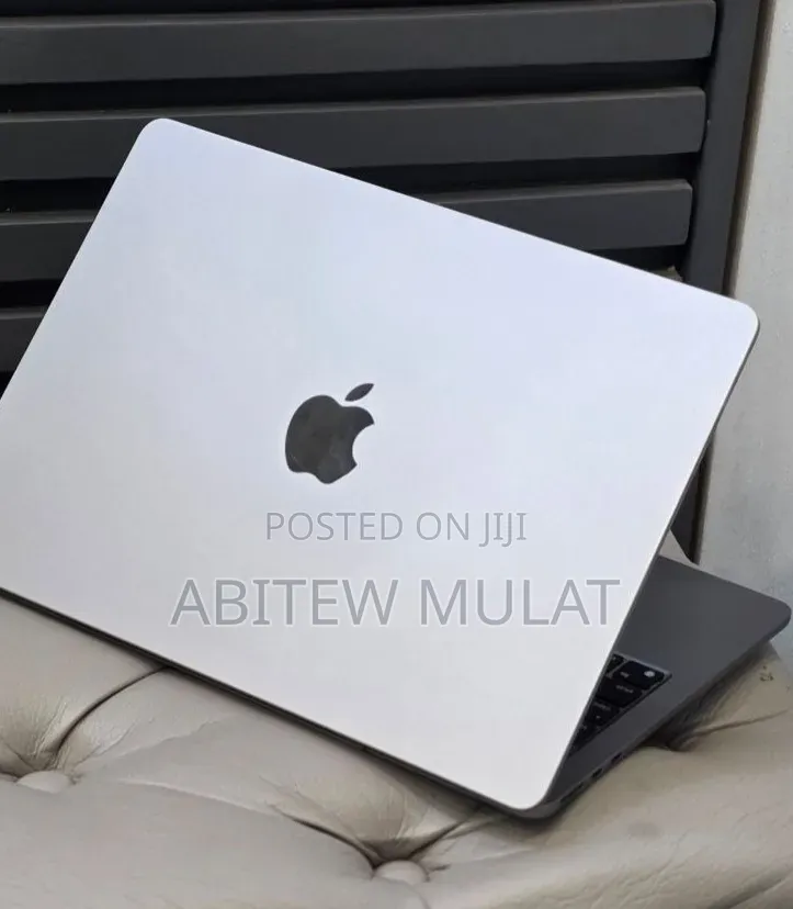 New Laptop Apple MacBook Air 2023 M2 16GB Apple M2 SSD 256GB