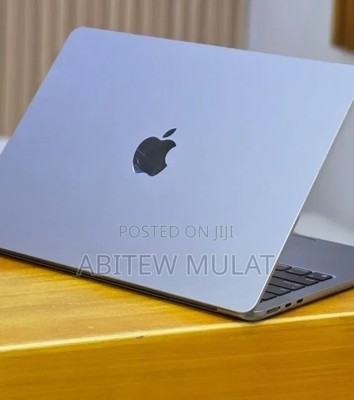 New Laptop Apple MacBook Air 2023 M2 16GB Apple M2 SSD 256GB