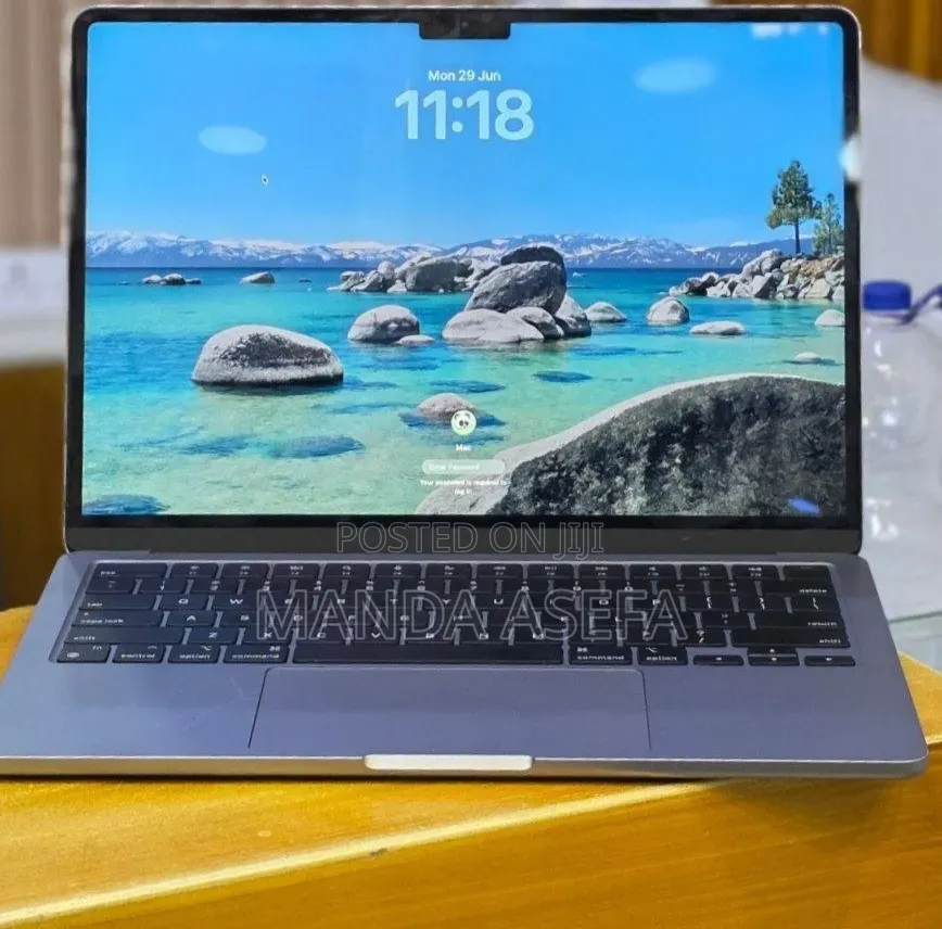 New Laptop Apple MacBook Air 2022 M2 8GB Apple M2 SSD 256GB