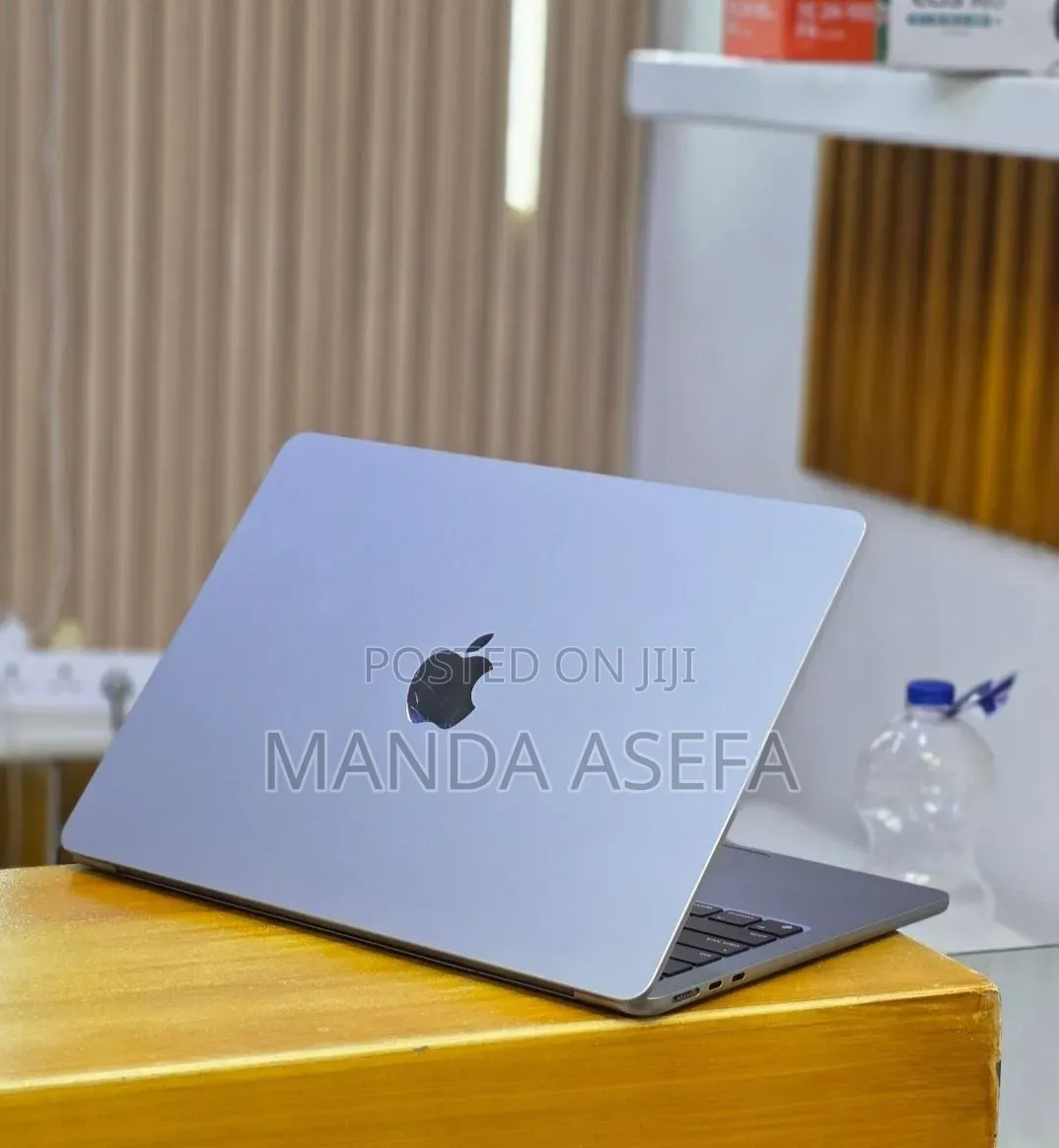 New Laptop Apple MacBook Air 2022 M2 8GB Apple M2 SSD 256GB