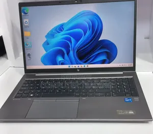 New Laptop HP ZBook Firefly G8 16GB Intel Core i7 SSD 512GB