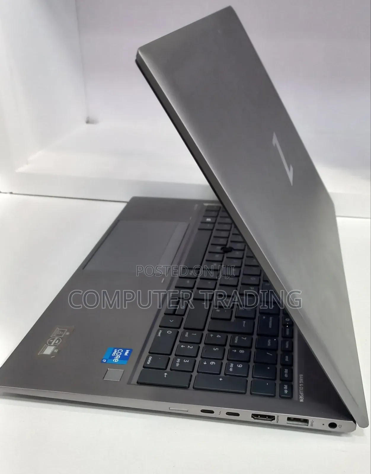 New Laptop HP ZBook Firefly G8 16GB Intel Core i7 SSD 512GB