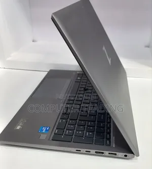 New Laptop HP ZBook Firefly G8 16GB Intel Core i7 SSD 512GB