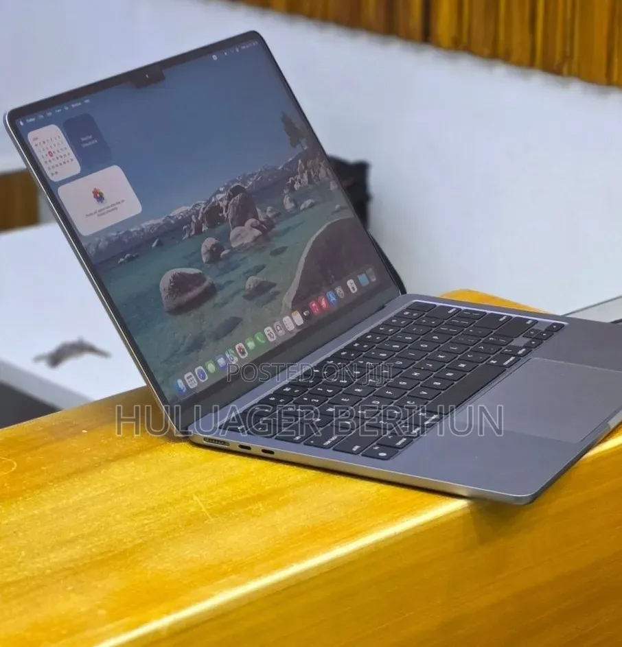 New Laptop Apple MacBook Air 2022 M2 8GB Apple M2 SSD 256GB