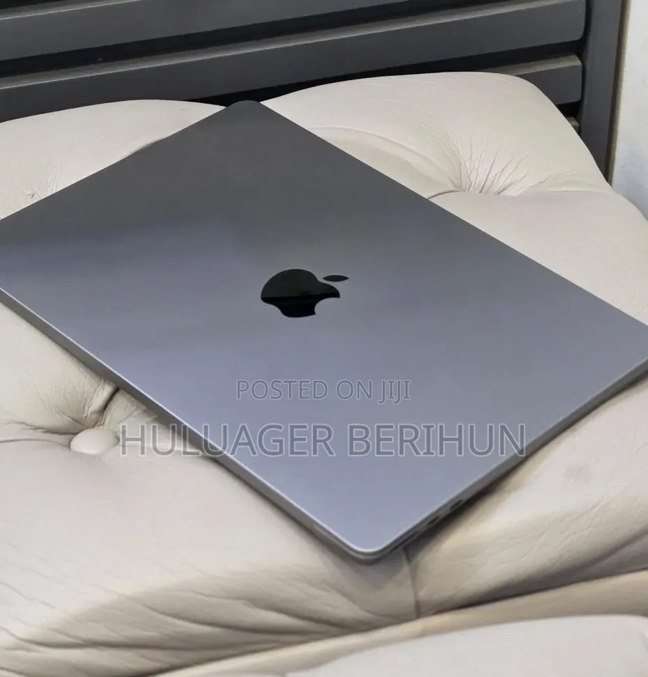 New Laptop Apple MacBook Air 2022 M2 8GB Apple M2 SSD 256GB