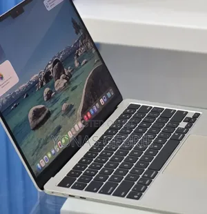 New Laptop Apple MacBook 16GB Apple M4 SSD 256GB