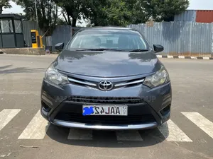 Toyota Yaris 2015 Gray