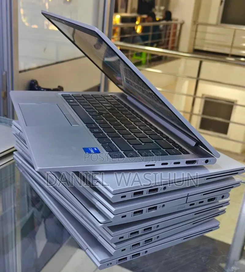 New Laptop HP EliteBook 830 G8 16GB Intel Core i5 SSD 512GB