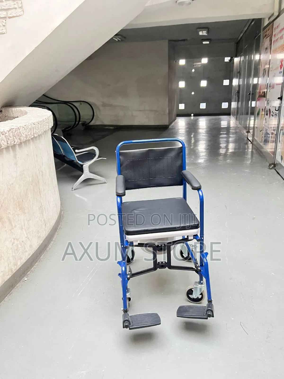 Heavy-Duty Manual Wheelchair — ከባድ ጭነት የሚቋቋም ዊልቸር