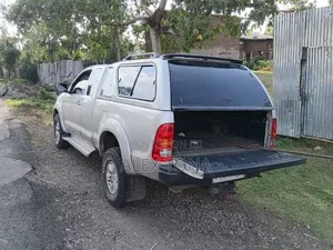 Toyota Hilux 2008 Gold