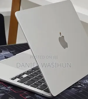 New Laptop Apple MacBook Air 2024 M3 16GB Apple M3 SSD 256GB