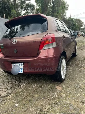 Toyota Yaris 2010 Burgundy