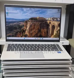 New Laptop HP EliteBook 840 G8 16GB Intel Core i7 SSD 512GB