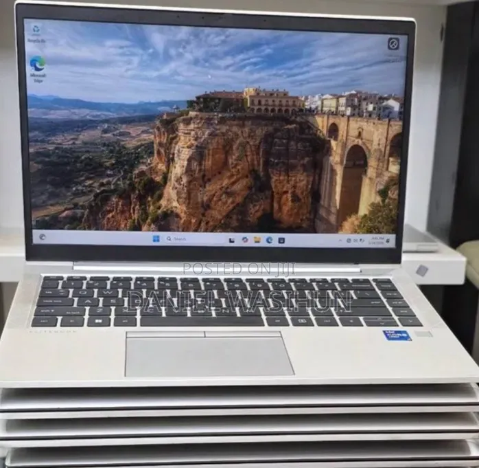 New Laptop HP EliteBook 840 G8 16GB Intel Core i7 SSD 512GB