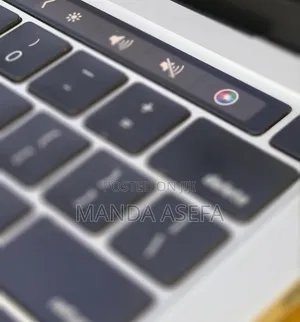 New Laptop Apple MacBook Pro 2020 32GB Intel Core i7 SSD 512GB
