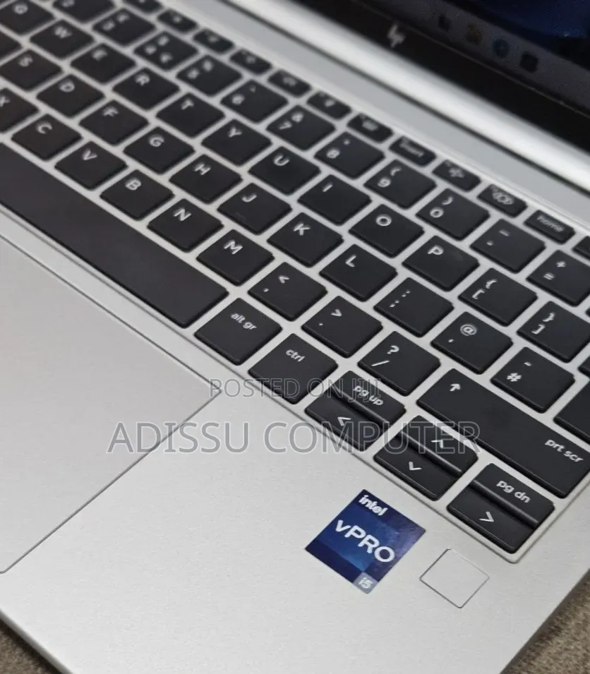New Laptop HP EliteBook 830 G8 16GB Intel Core i5 SSD 512GB