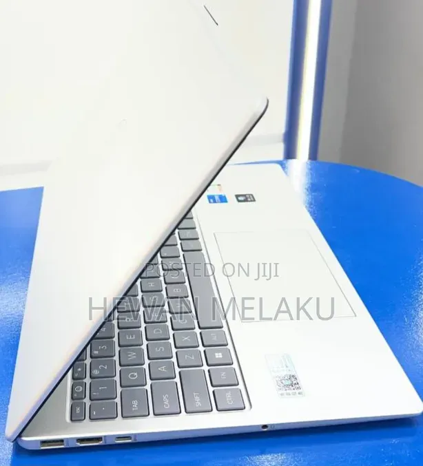 New Laptop HP Stream Notebook 16GB Intel Core i5 SSD 1T