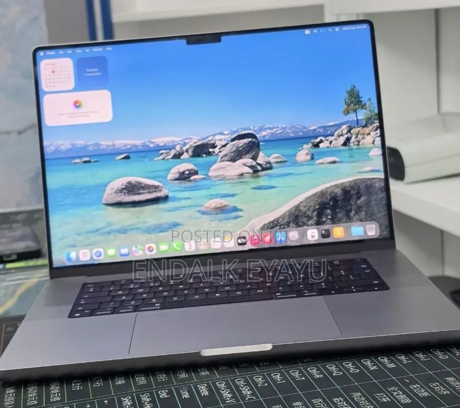 New Laptop Apple MacBook Pro 2021 M1 16GB Apple M1 Pro SSD 512GB
