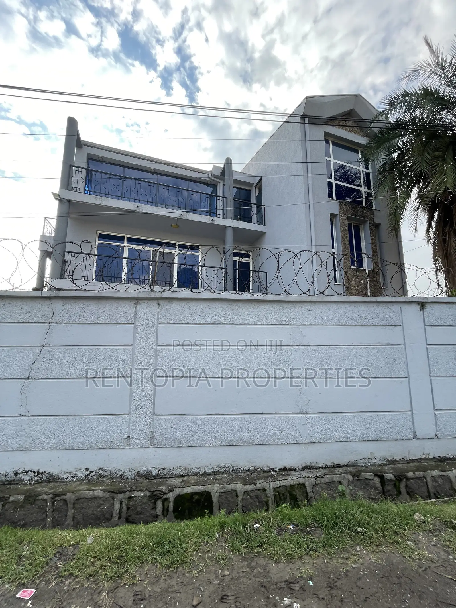 7bdrm House in Bole for rent