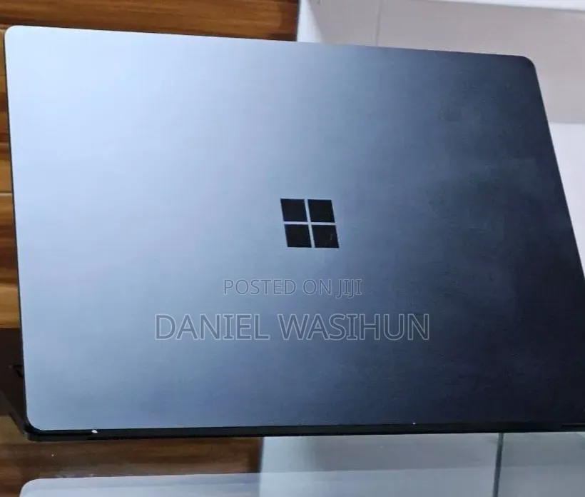 New Laptop Microsoft Surface Laptop 6 16GB Intel Core i7 SSD 256GB