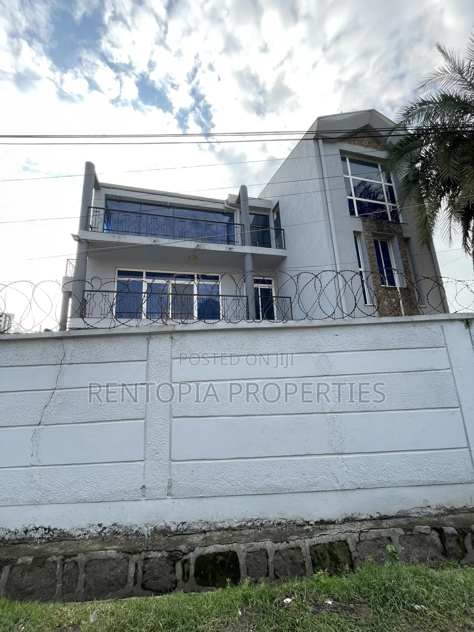7bdrm House in Bole for rent
