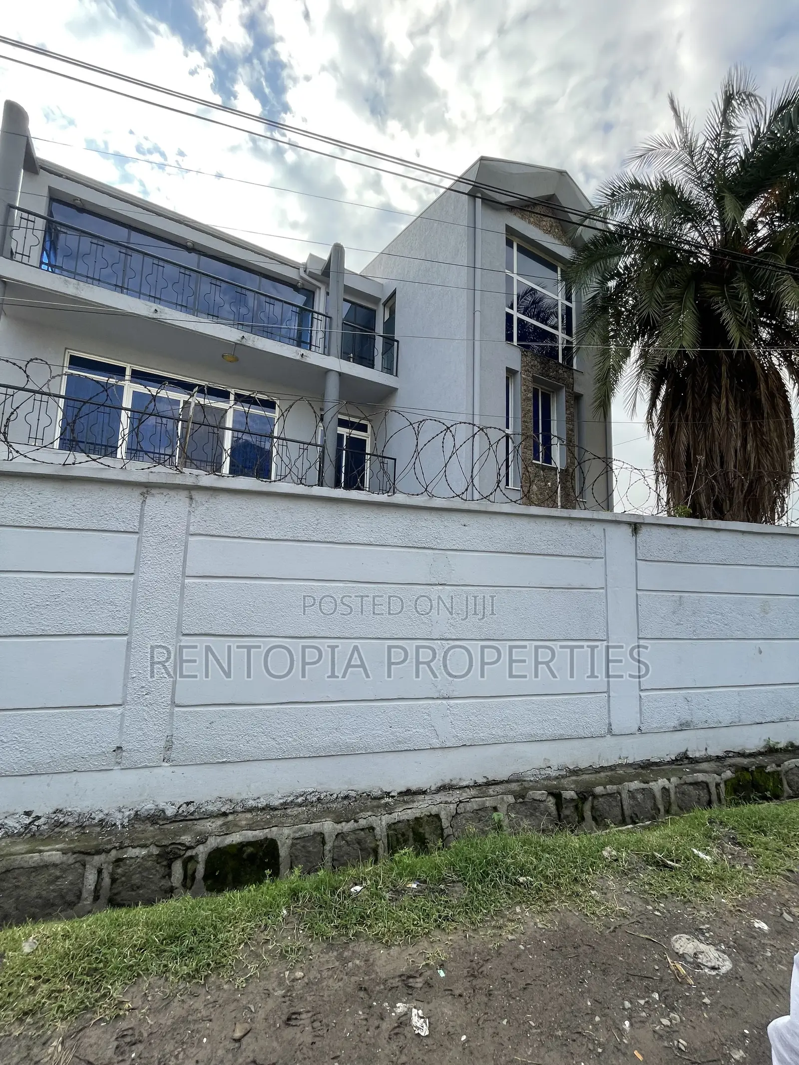 7bdrm House in Bole for rent