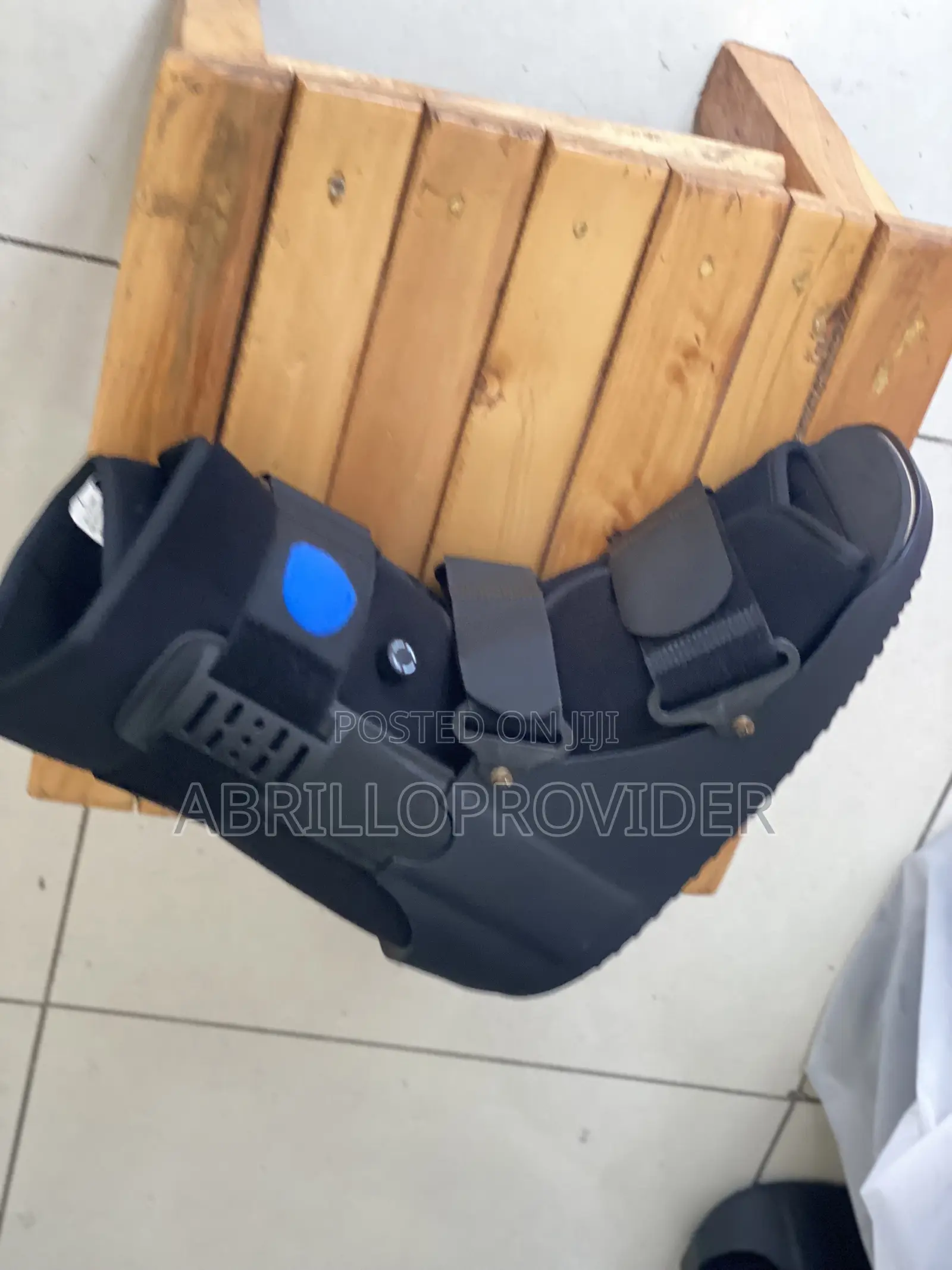 በተመጣጣኝ ዋጋ የሚሸጥ የቁርጭምጭሚት ቡት (Affordable Ankle Support Boot)