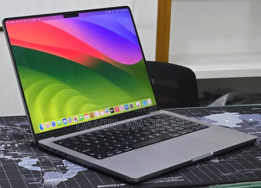 New Laptop Apple MacBook Pro 2023 M3 8GB Apple M3 Pro SSD 512GB