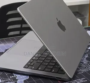 New Laptop Apple MacBook Pro 2023 M3 8GB Apple M3 Pro SSD 512GB