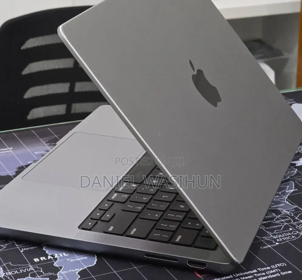 New Laptop Apple MacBook Pro 2023 M3 8GB Apple M3 Pro SSD 512GB