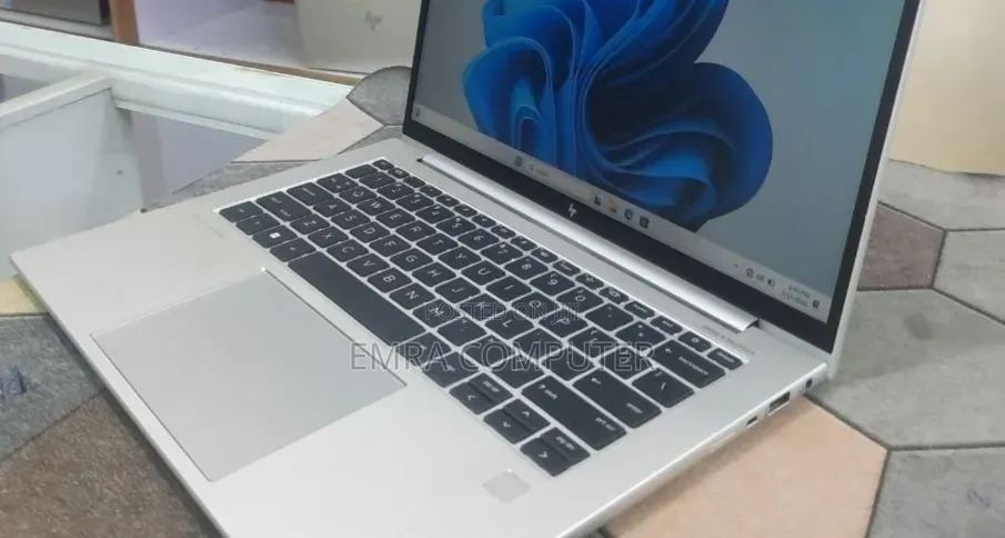 New Laptop HP EliteBook 840 G9 16GB Intel Core i7 SSD 512GB