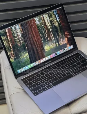 New Laptop Apple MacBook Pro 2019 16GB Intel Core i7 SSD 512GB