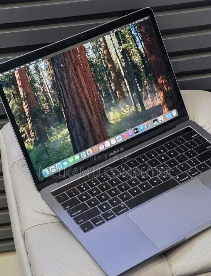 New Laptop Apple MacBook Pro 2019 16GB Intel Core i7 SSD 512GB