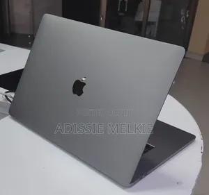 New Laptop Apple MacBook Pro 2017 16GB Intel Core i7 SSD 512GB