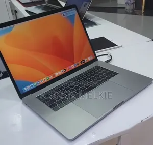 New Laptop Apple MacBook Pro 2017 16GB Intel Core i7 SSD 512GB