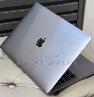 New Laptop Apple MacBook Pro 2019 16GB Intel Core i5 SSD 512GB