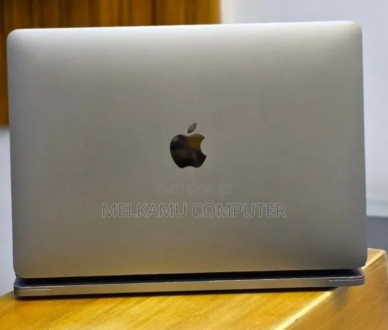 New Laptop Apple MacBook Pro 2019 16GB Intel Core i5 SSD 512GB