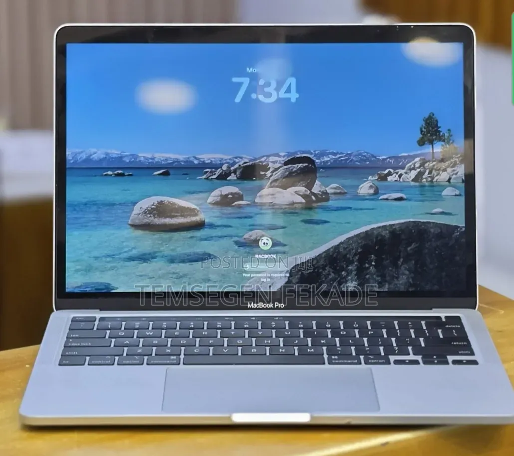 New Laptop Apple MacBook Pro 2020 32GB Intel Core i7 SSD 512GB