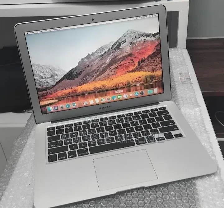 New Laptop Apple MacBook Air 2017 8GB Intel Core i5 SSD 128GB
