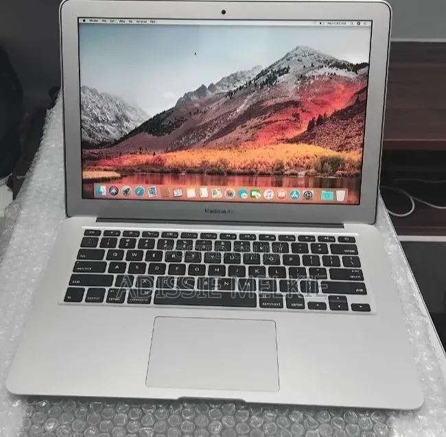 New Laptop Apple MacBook Air 2017 8GB Intel Core i5 SSD 128GB