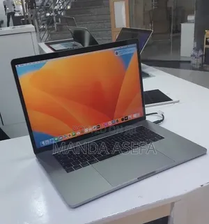 New Laptop Apple MacBook Pro 2017 16GB Intel Core i7 SSD 512GB