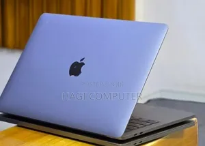 New Laptop Apple MacBook Pro 2019 16GB Intel Core i7 SSD 512GB