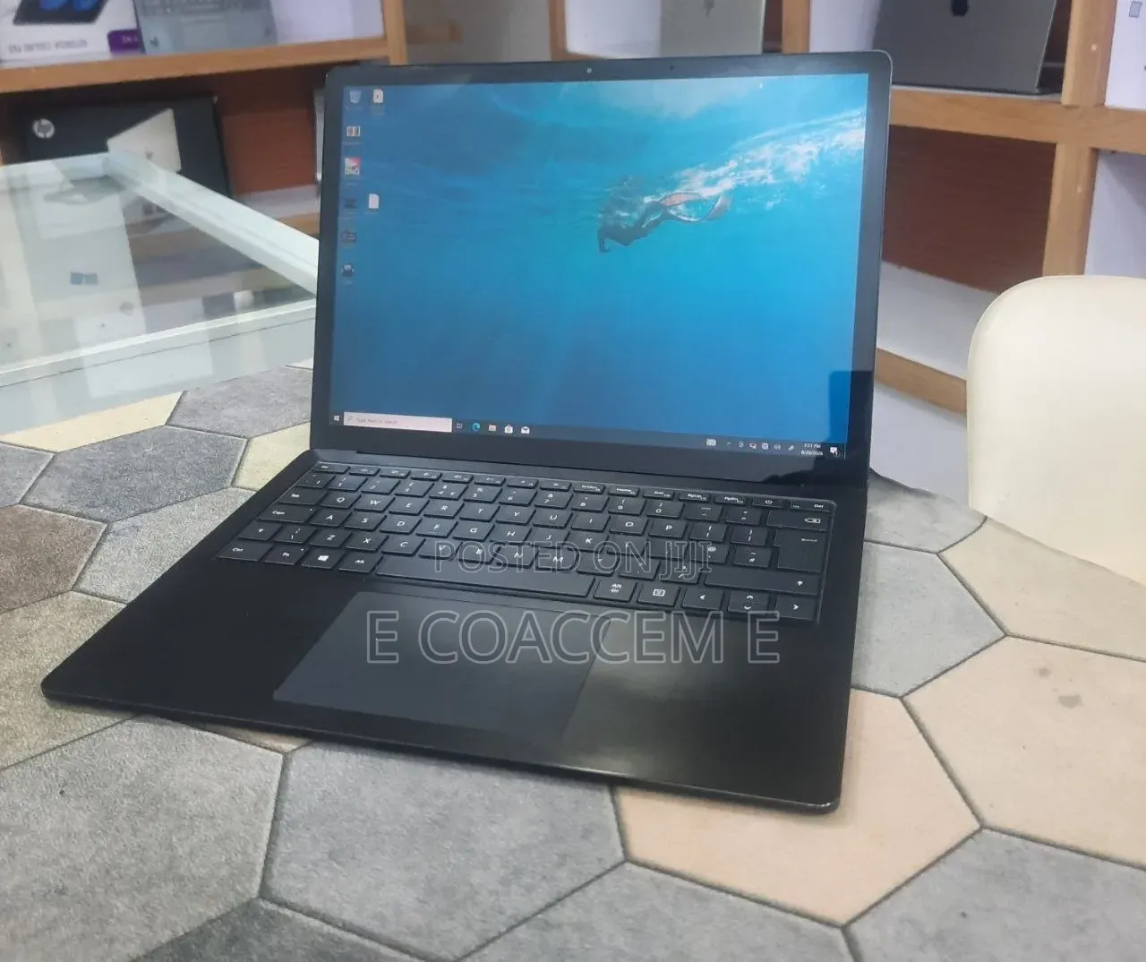 New Laptop Microsoft Surface 16GB Intel Core i7 SSD 512GB