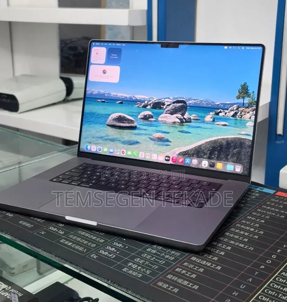 New Laptop Apple MacBook Pro 2021 M1 16GB Apple M1 Pro SSD 512GB