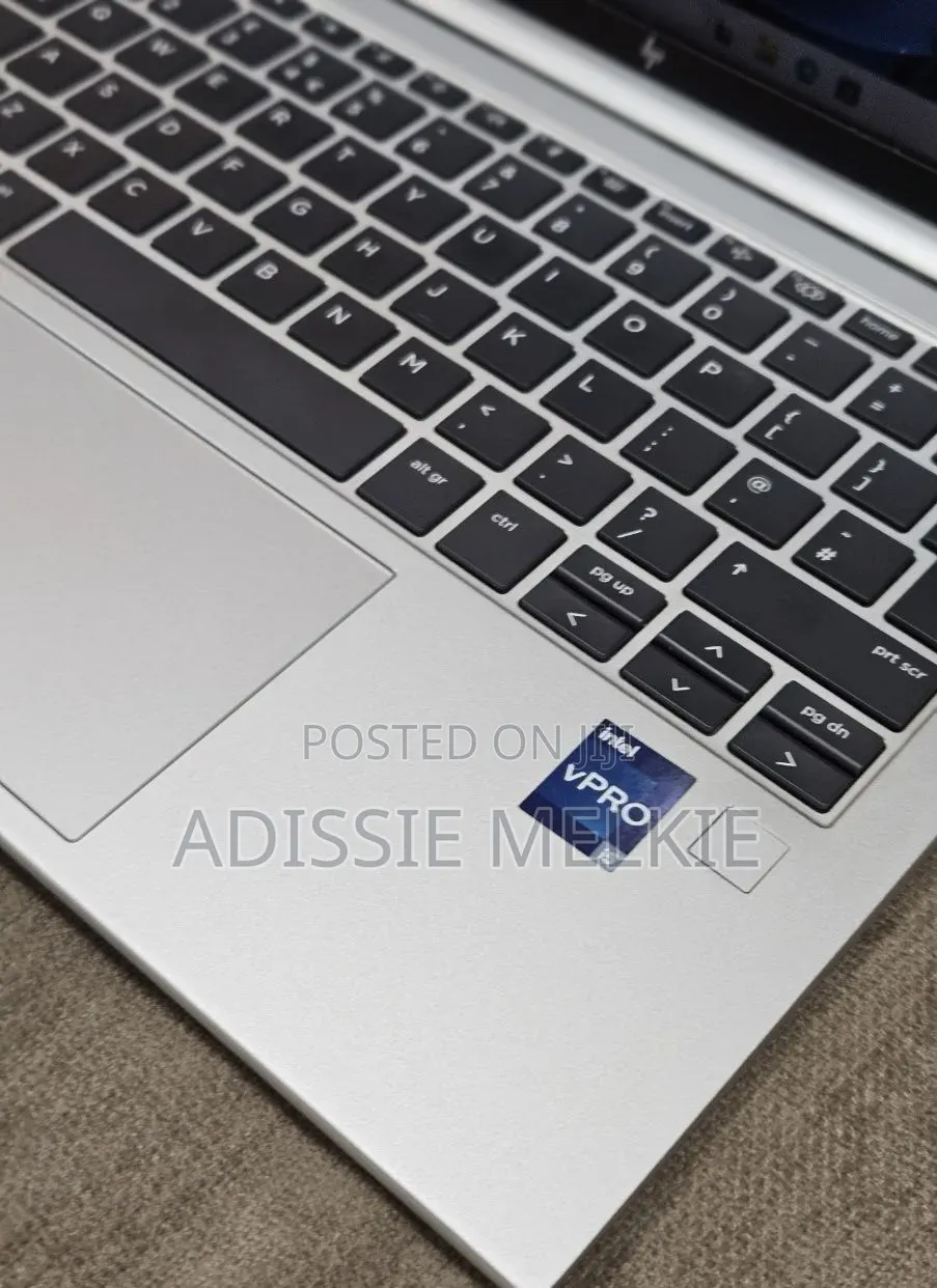 New Laptop HP EliteBook 830 G9 16GB Intel Core i5 SSD 512GB