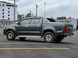 Toyota Hilux 2010 Gray