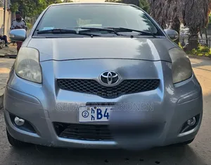 Toyota Yaris 2010 Gray