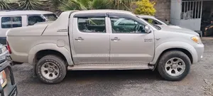Toyota Hilux 2010 Silver