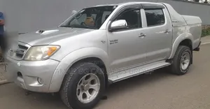 Toyota Hilux 2010 Silver