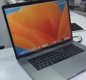 New Laptop Apple MacBook Pro 2017 16GB Intel Core i7 SSD 512GB